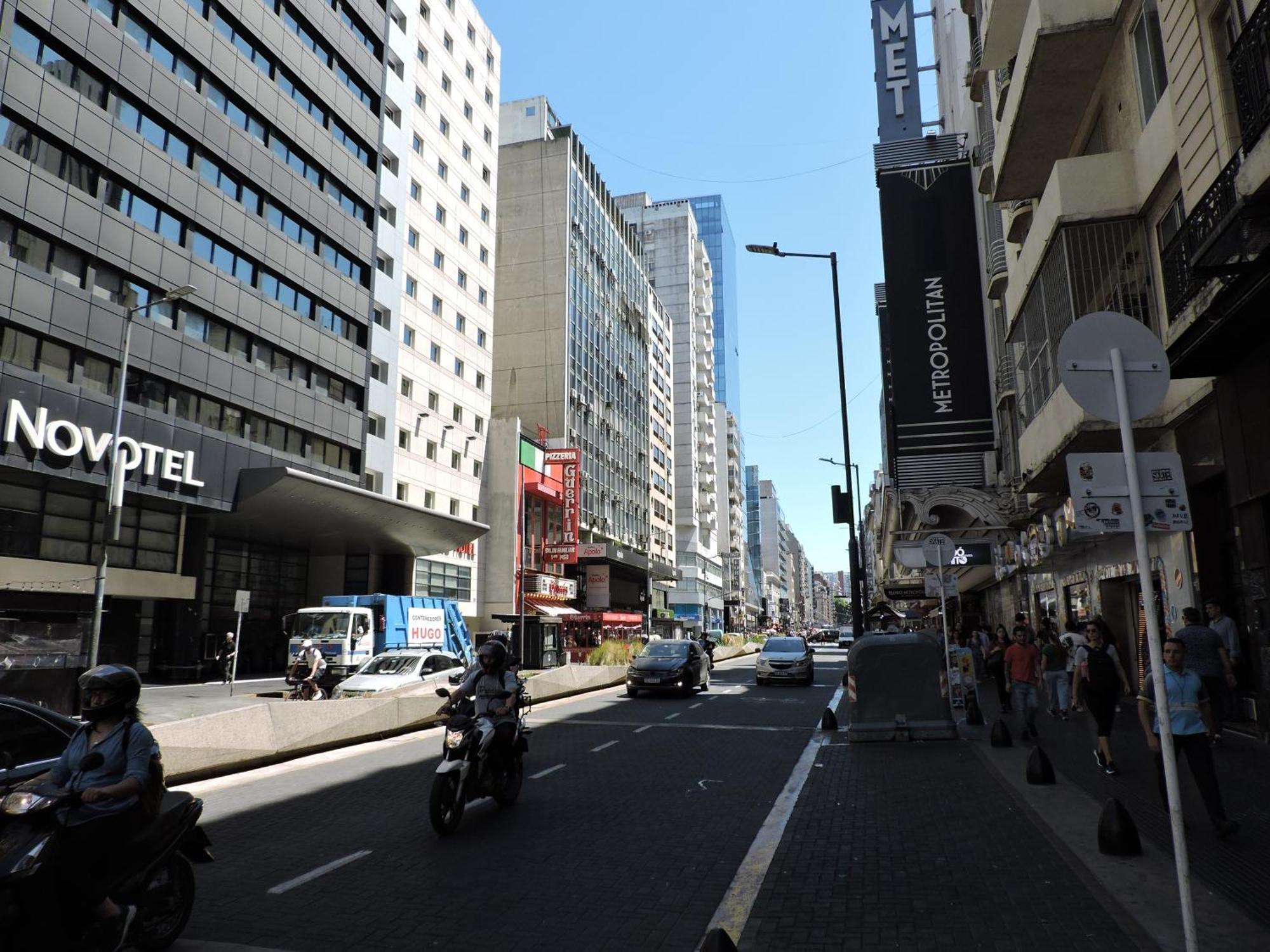 4 Ventanales Sobre La Avenida Corrientes Apartman Buenos Aires Kültér fotó